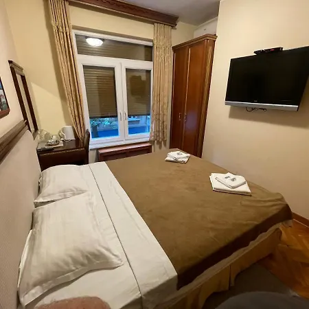 Traveling Actor Skadarlija 베오그라드