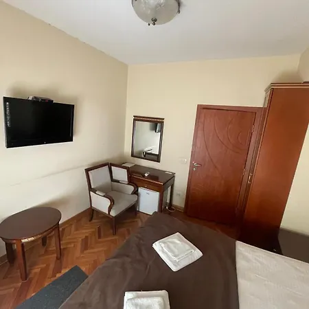 게스트하우스 Traveling Actor Skadarlija 베오그라드